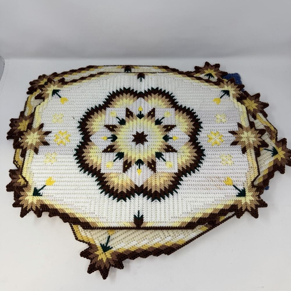 VTG Placemats Quilted Star Needlepoint Set of 4 Retro 70s Kitchen Table TULIPS - Picture 5 of 9